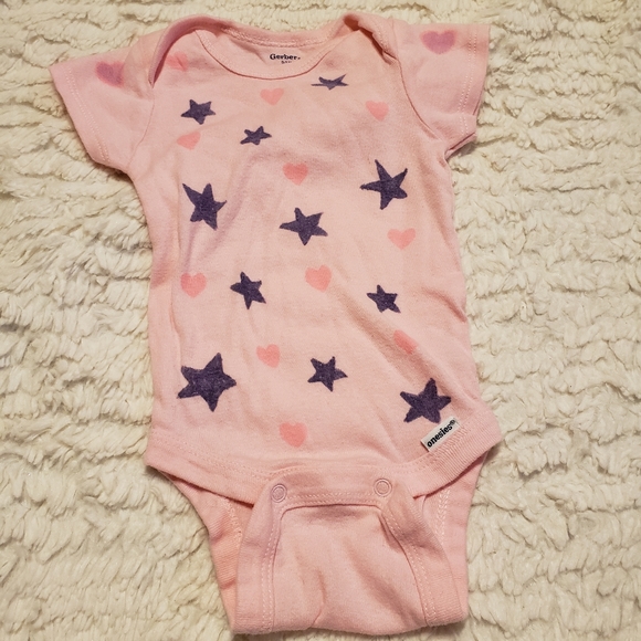 Lot 0-3 Months Assorted Girls Clothes, Bibs, Cloth - Picture 3 of 10